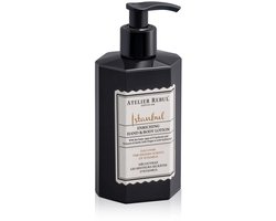 Atelier Rebul Istanbul - Hand & Body Lotion (400ml) - Natuurlijk - Houtige & Kruidige Geur - Hydraterend - Voor Alle Huidtypes