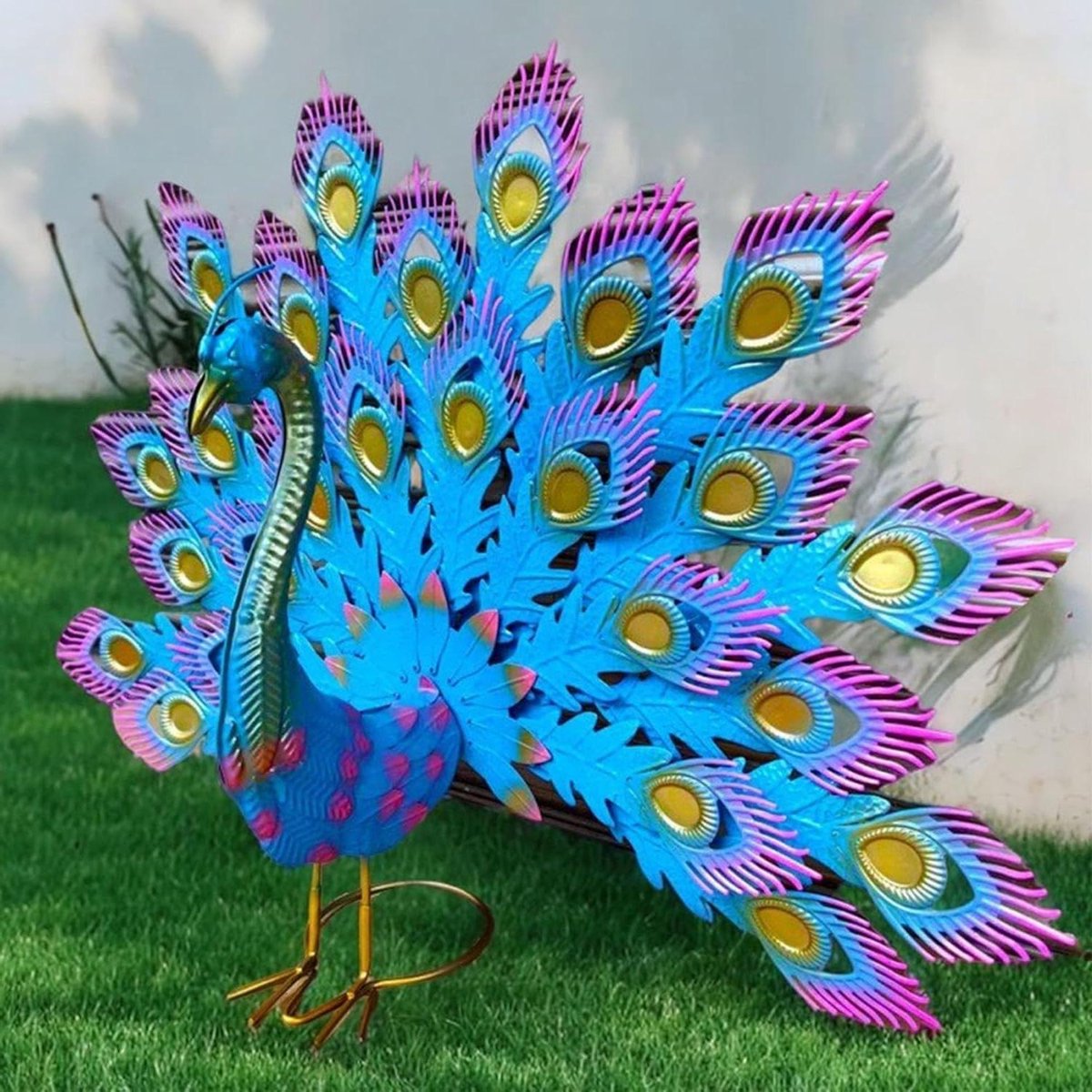Cosensi - Metalen Pauw Tuin Ornament Sculptuur voor Binnenplaatsen en Gazons - Decoratief Huis Geschenk met Levendige Kleuren