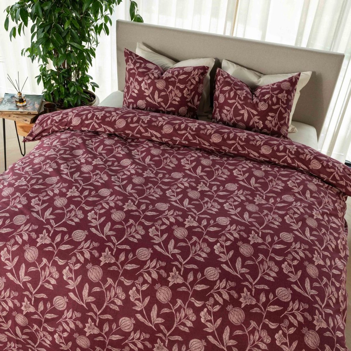 Kayori Ana Dekbedovertrek Katoen - 240x200-220 +2 slopen - Lits-jumeaux - Uniek Dessin - Rood