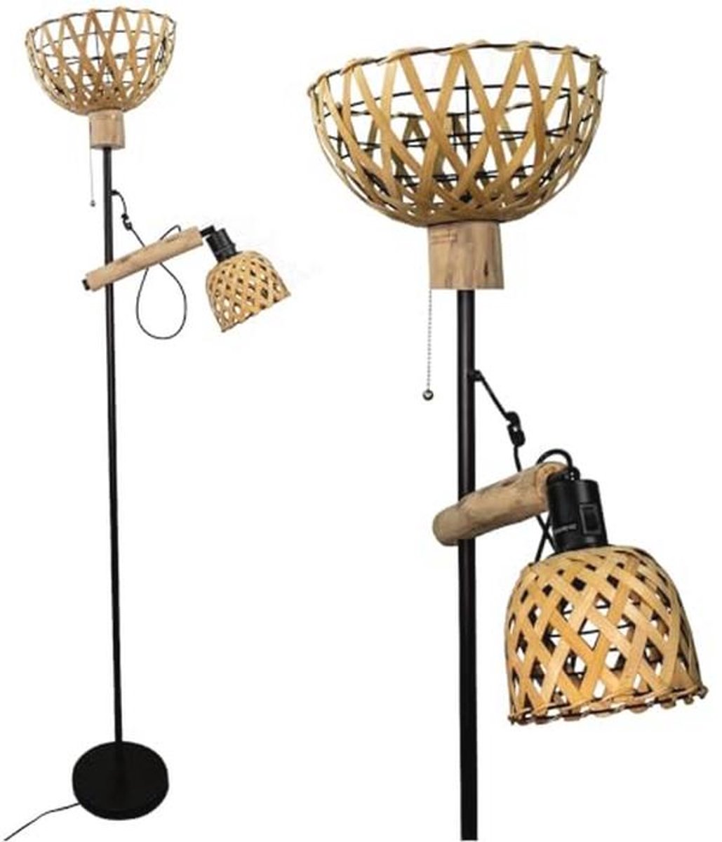 Vloerlamp Boho Design - Rotan en Metaal, 163 cm Hoog, Industrieel met Voetschakelaar