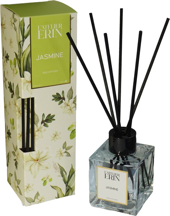 L'Atelier Erin Jasmijn reed diffuser met zwarte stokjes en de bijbehorende jasmijngeur doos.