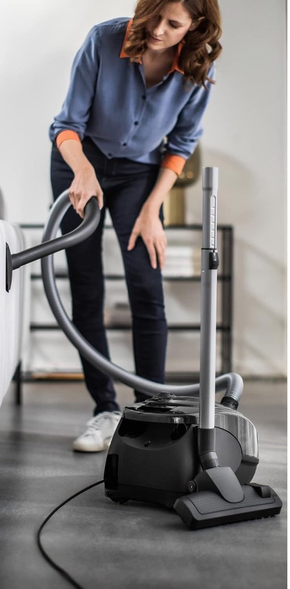 PowerClean Pro 2400W Zwart – Krachtige Stofzuiger met Zak – HighPower Motor – XL Stofzak – Hygiënefilter – Telescopische Buis – Inclusief Hardvloer-, Kieren- & Meubelmondstuk – Compact & Stil – Ideaal voor Tegels – Zwart