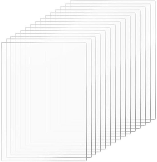 Een stapel van 15 transparante acrylplaten.