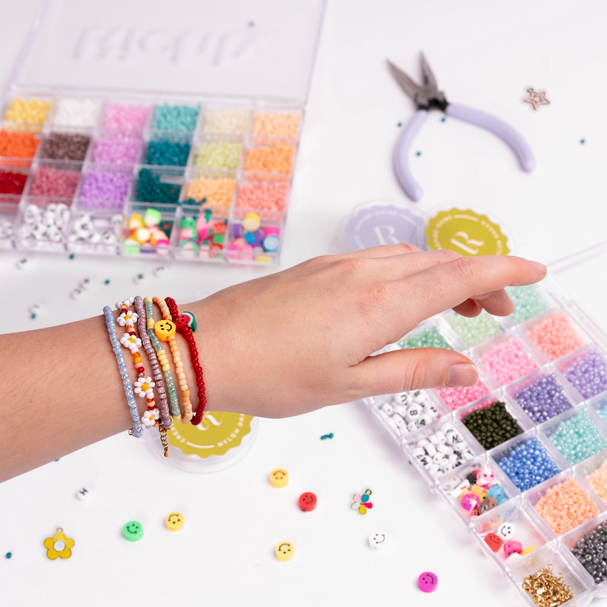 Richly® Kralen set Creative Duo - Armbandjes maken meisjes - 9000+ kralen - gratis E-BOOK - Complete set & Premium verpakking - Sieraden Maken Volwassenen - Letterkralen - Kralen ketting - Bedels & Gouden RVS-accessoires - Knutselen meisjes — afbeelding 2