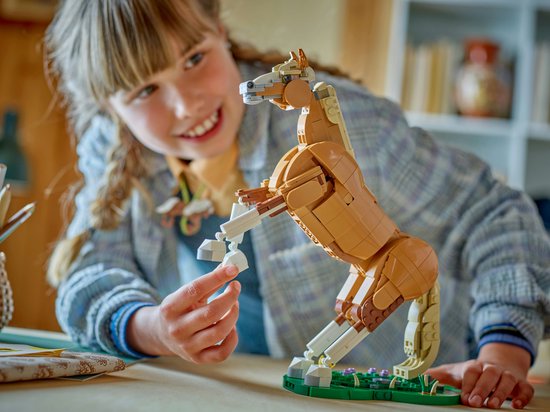 LEGO Creator 3-en-1 Magnifique cheval, ensemble de construction animalière - 31166