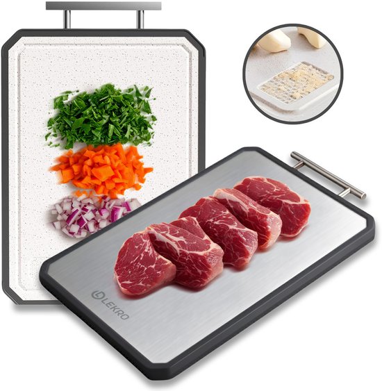 Planche à découper Lekro 2 en 1 en titane double face avec paille de blé - Avec rainure pour jus et fonction râpe - Hygiénique et sans PFAS - Empêche les microplastiques - Planche à découper