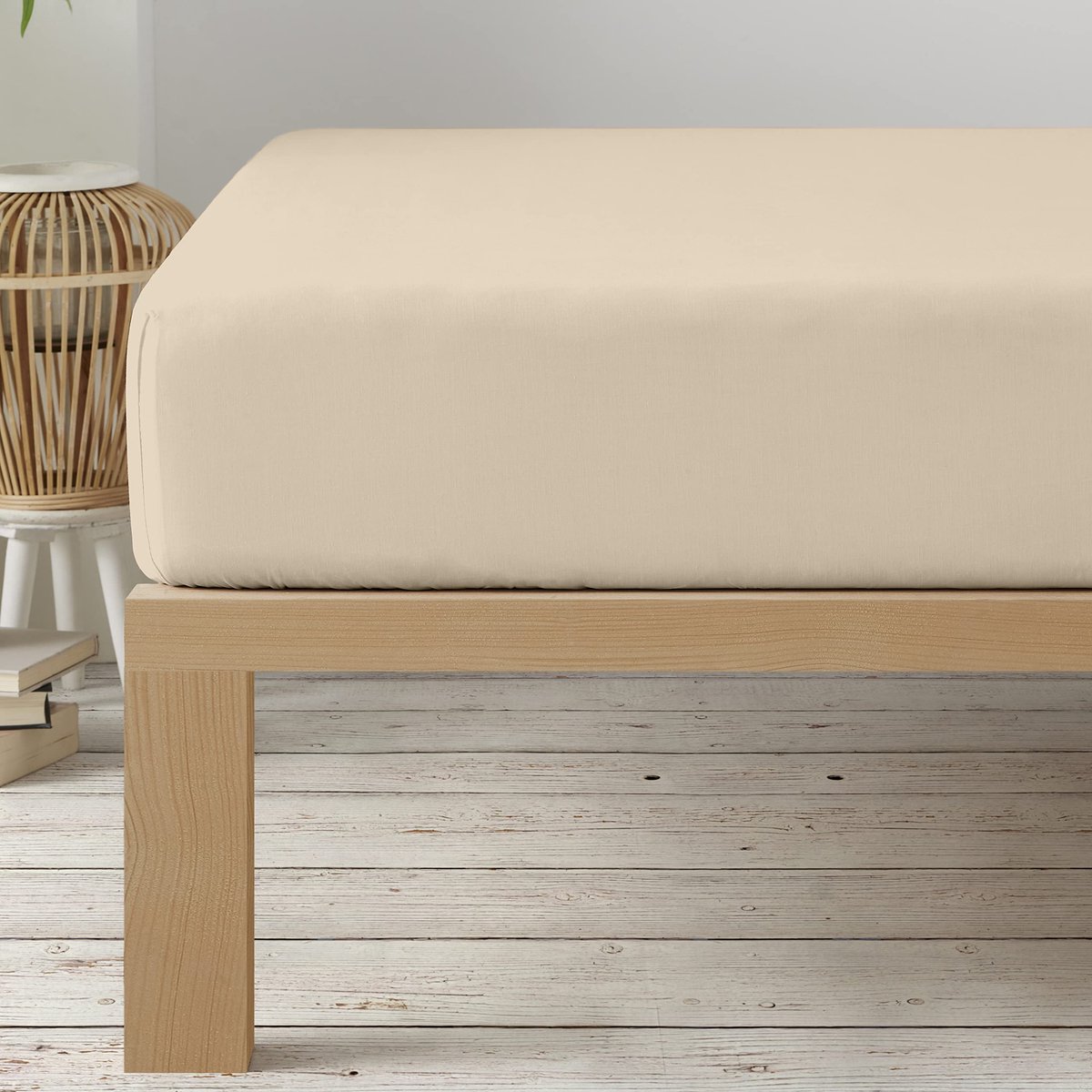 Unyqoos Hoeslaken van Microvezel met Elastische Rand en Ademende Eigenschappen beige
