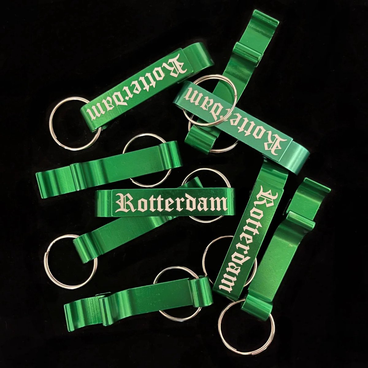 FR.KZK SLEUTEL HANGER - BIER OPENER - OLD ENGLISCH