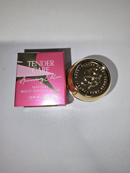 Limited edition Tender Care potje met gouden deksel en roze doosje met de tekst 'Tender Care Anniversary Edition'.