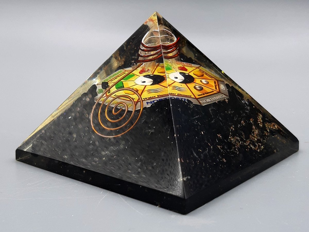 Orgonite Piramide - Zwarte Toermalijn - 7 cm