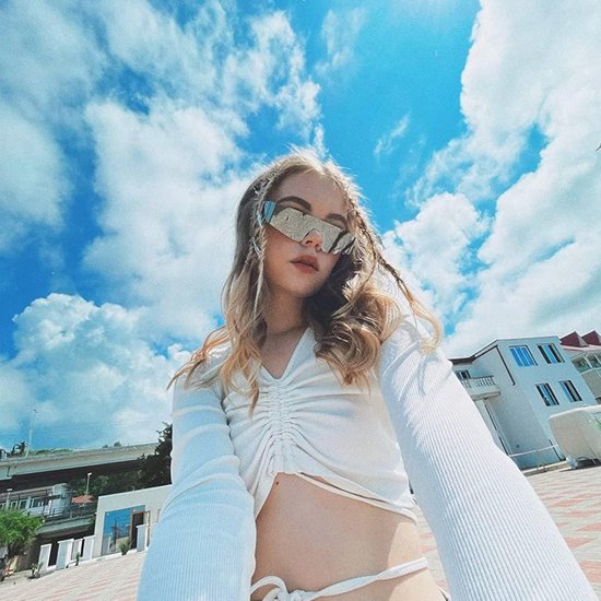 Futuristische zonnebril voor feesten en cosplay - gespiegelde rave bril — afbeelding 2
