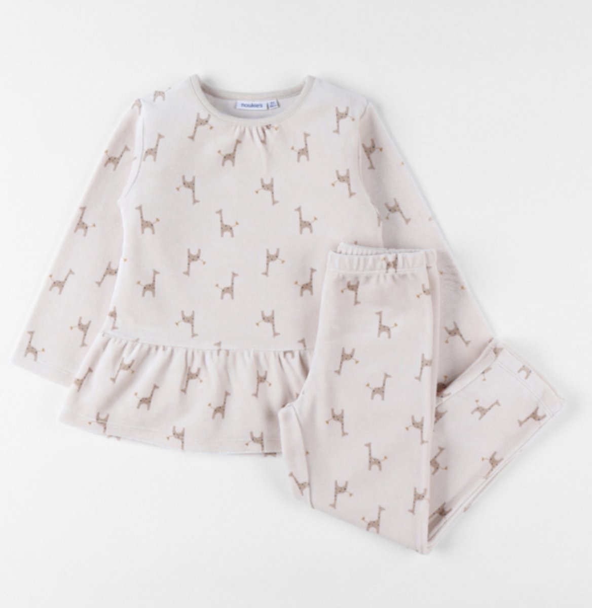 Noukie's Pyjama - Giraffenprint - Beige - Fluweel - Maat 5 jaar - 110 cm