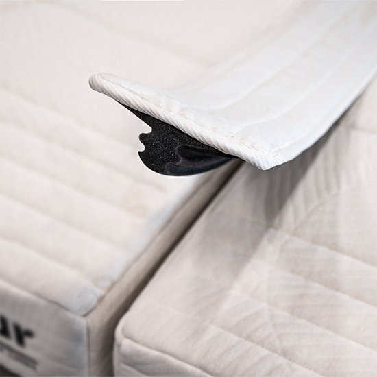Larvik Tweepersoonsbed in Blond Eiken met Wit Larvik Tweepersoonsbed in Blond Eiken met Wit