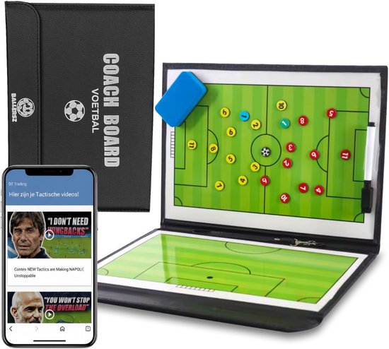 Zwart voetbal tactiekbord, gesloten en open, met magneten, met telefoon waarop voetbalvideo's.