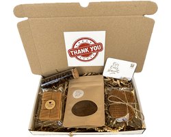 Bedankt koffie brievenbus cadeau met chocolade en stroopwafels