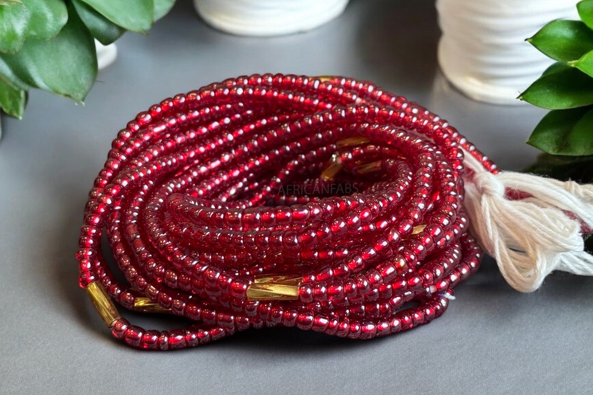 AfricanFabs® Waist Beads / Afrikaanse Heupketting - Ike - Rood / goud (Traditioneel niet-elastisch koord) - Buikketting - Taille ketting