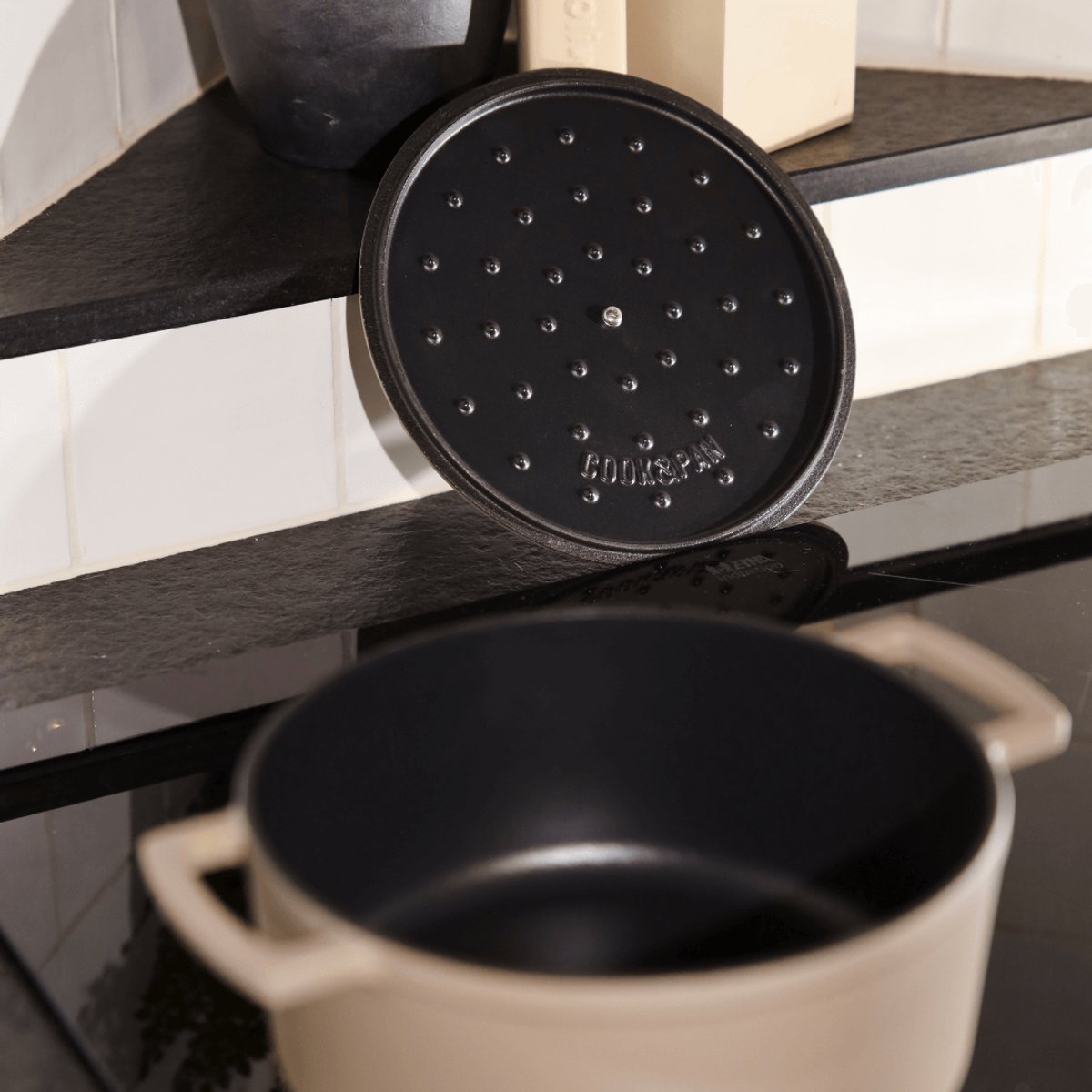 Cook & Pan - Taupe of Mind Gietijzeren Braadpan 24 cm - 4 liter - PFAS vrij - Inductie - Non stick - 25 jaar garantie - Taupe
