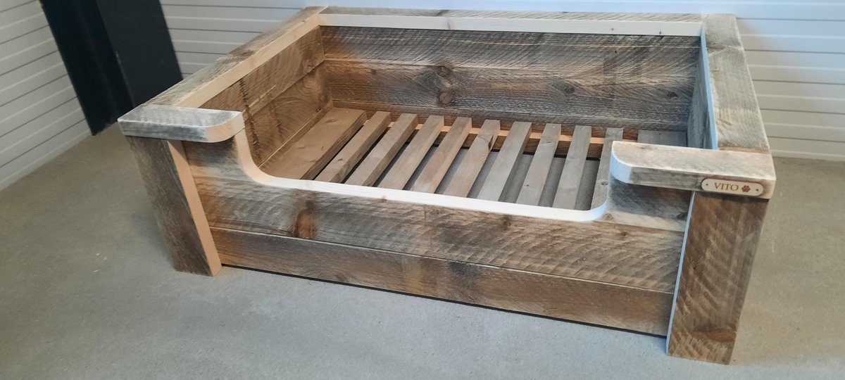 Houten hondenmand Vito van gebruikt steigerhout zonder kussen 100x68x33cm