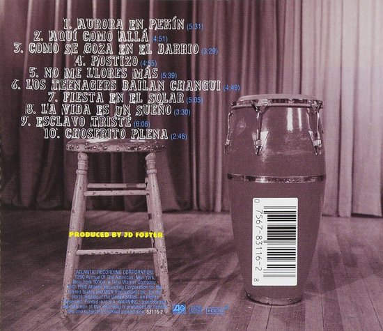 Rug van een CD met op de achtergrond een conga en een krukje. Songlist en barcode zichtbaar.