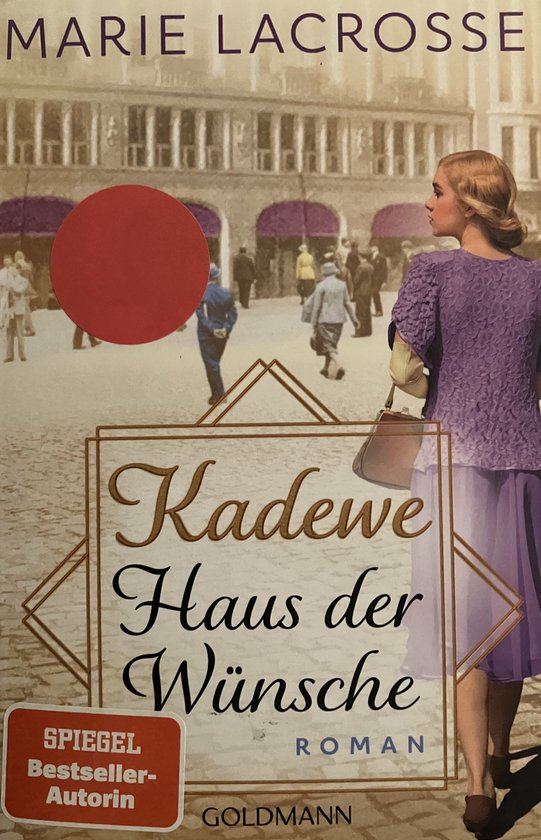 Couverture de livre avec une femme en robe violette et sac à main. Titre : Kadewe Haus der Wünsche.