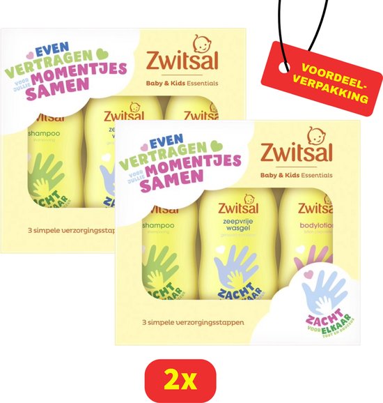 Voordeelverpakking van twee Zwitsal babyverzorgingssets, elk met shampoo, zeepvrije wasgel en bodylotion. Tekst: "Even vertragen voor jullie momentjes samen".