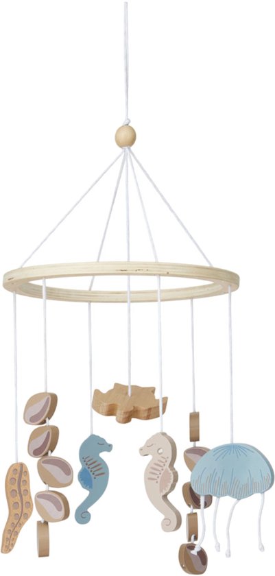 Houten mobiel met zeedieren: zeester, octopus, zeepaardje, kwallenvormen in zachte kleuren.
