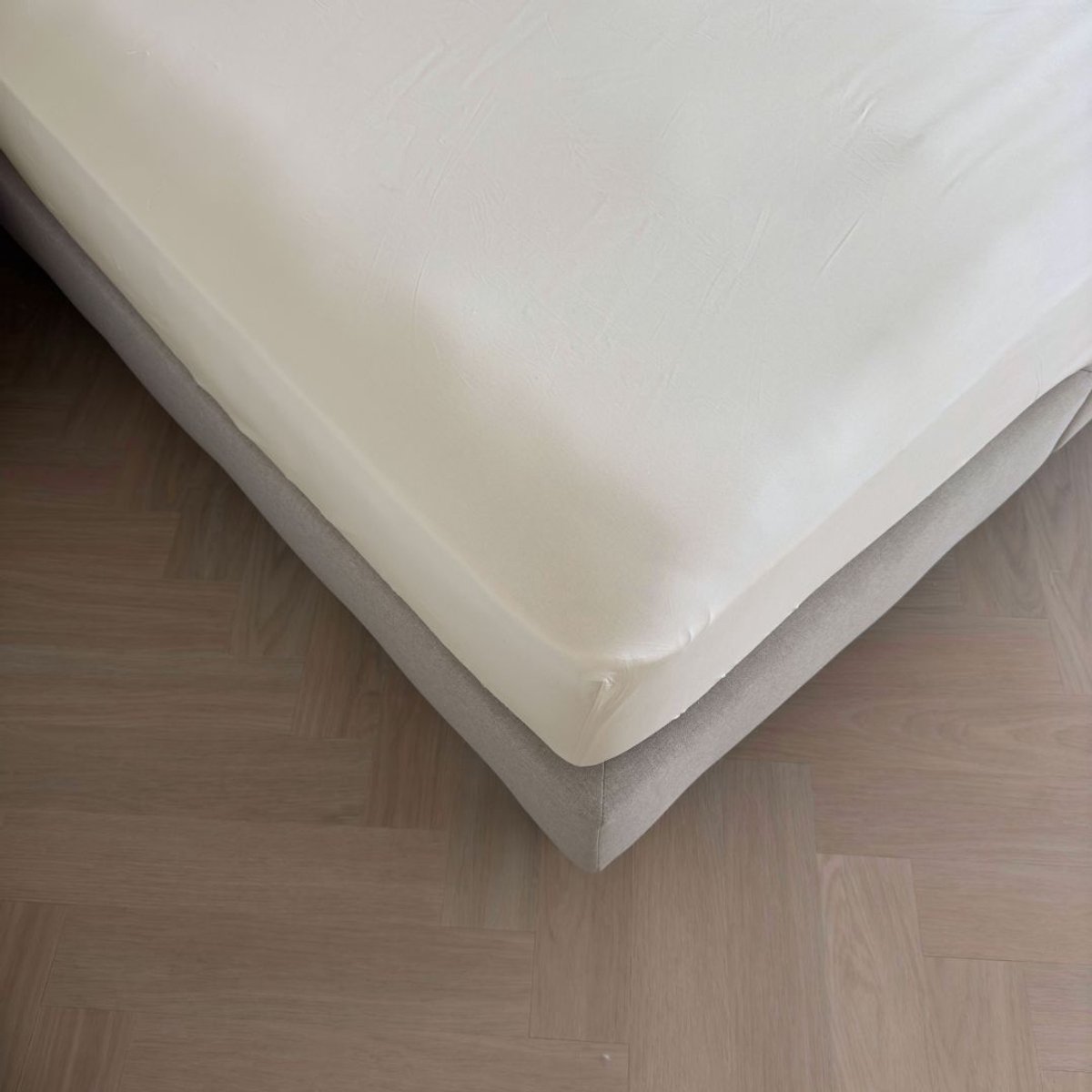 kayori Isis Topper Hoeslaken Egyptisch Satijn - 180x210-220cm - Hotelkwaliteit 400TC - Matrasdikte 12 cm - Offwhite