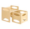 Natuurlijk houten kinderstoel en tafel met ovale uitsparingen. De tafel is hoger met een zitvlak, de stoel is een kubusvorm.