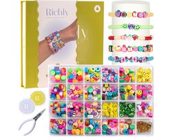 RICHLY® Kralen set Happy - incl. Instructieboekje - Sieraden Maken meisjes - Luxe Kralenset & Verpakking - Armbandjes maken meisjes - Knutselen Meisjes - Met 17 soorten polymeerkralen - Kralenketting - Bedels – Kralendoos