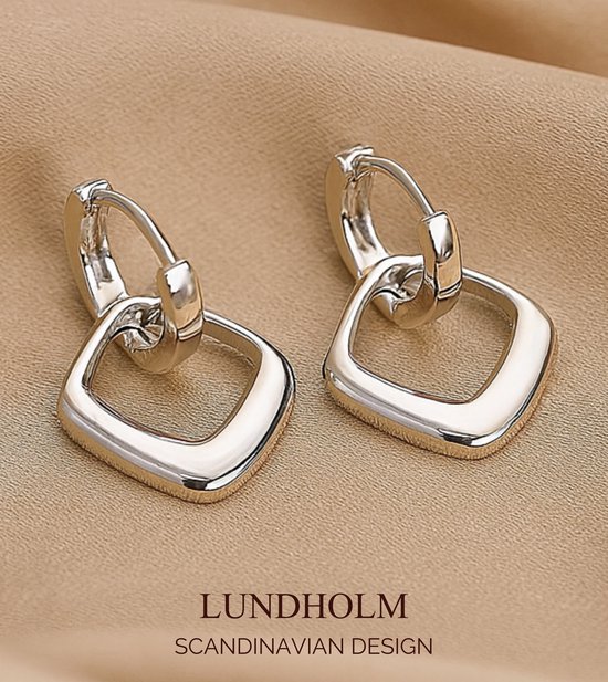 Foto: Lundholm oorbellen premium stainless steel luxe oorbellen zilverkleurig vayla serie oorbellen dames zilver hangers verjaardag cadeau cadeautje vrouw scandinavian design zilveren oorbellen
