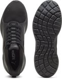 Bovenkant en zool van zwarte PUMA sneaker. Binnenzool met 'SLIPTECH'.