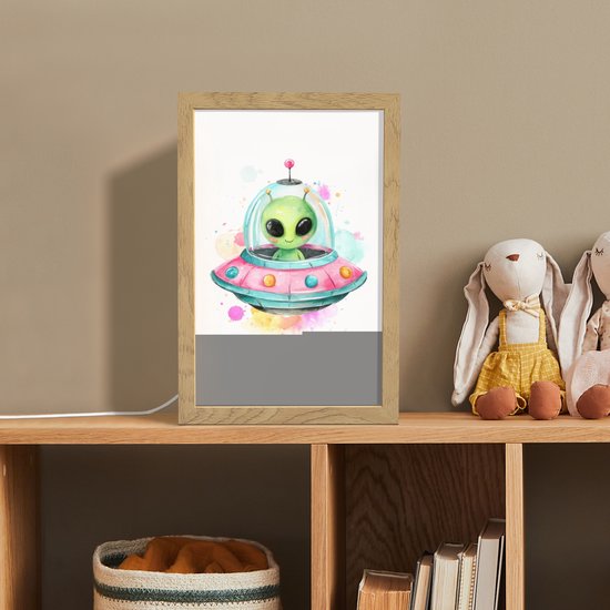 Nachtlampje 20x30 cm - Kinder lampje - Alien - Ufo - Kleurrijk - Tafellamp kinderkamer - Slaapkamer lamp - Bedlamp kinderen - Kinderlampje stopcontact - Wandlamp babykamer - Nachtlampjes van Merkloos — afbeelding 3
