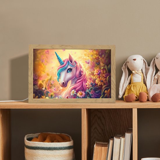 Nachtlampje 30x20 cm - Kinder lamp - Eenhoorn - Roze - Kleurrijk - Sprookjesbos - Tafellamp kinderkamer - Slaapkamer lamp - Bedlamp kinderen - Kinderlampje stopcontact - Wandlamp babykamer - Nachtlampjes van Little Dreamzzz. — afbeelding 3