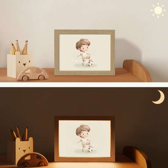 Nachtlampje 20x15 cm - Kinder lampje - Jongen - Voetbal - Bruin - Minimalistisch - Tafellamp kinderkamer - Slaapkamer lamp - Bedlamp kinderen - Kinderlampje stopcontact - Wandlamp babykamer - Nachtlampjes van Merkloos — afbeelding 4