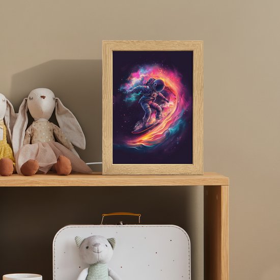 Nachtlampje 15x20 cm - Kinder lampje - Astronaut - Ruimte - Surfen - Kleurrijk - Tafellamp kinderkamer - Slaapkamer lamp - Bedlamp kinderen - Kinderlampje stopcontact - Wandlamp babykamer - Nachtlampjes van Merkloos — afbeelding 3