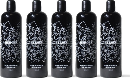 Cinq bouteilles noires avec l'inscription blanche "HEROES", 'silicone based lubricant' et "EXTRA LONG LASTING", 500ml.