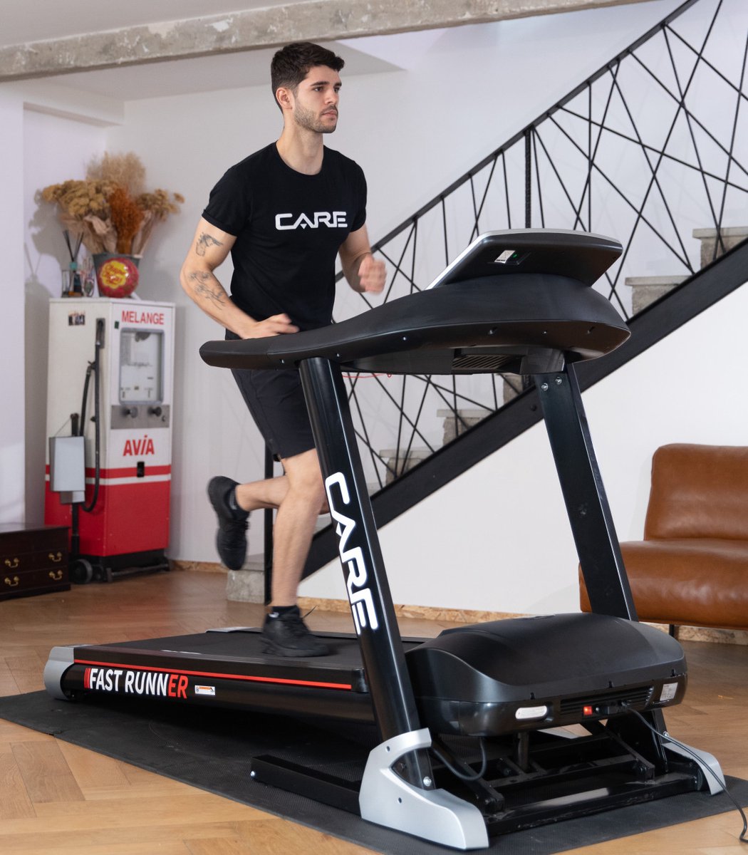 CARE FAST RUNNER - Connected en opvouwbare loopband - 50 programma’s - Gemotoriseerde helling tot max. 10% - Intensief thuisgebruik thumbnail 7