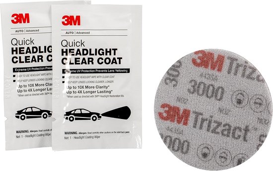 Twee 3M Quick Headlight Clear Coat zakjes en een 3M Trizact schuurpapiertje met "3000".