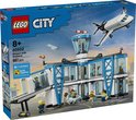 LEGO City Luchthaven met Vliegtuig (60502) doos met daarop een luchthaven gebouw met een vliegtuig in de lucht.