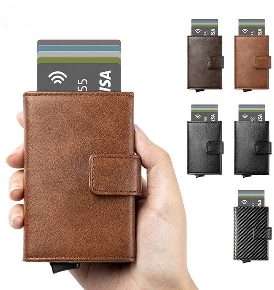 Een bruine kaarthouder met uitgeschoven creditcards, omringd door andere kleuren.