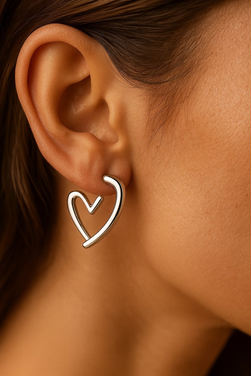 Lundholm Gold Plated Luxe Oorbellen Dames Allergievrij Jewellery - Goud kleurige Oorbellen Hartje Hartjes Design Minimalistisch Geometrisch Design - My Eva Serie - Vrouwen Cadeautjes - Scandinavisch Design