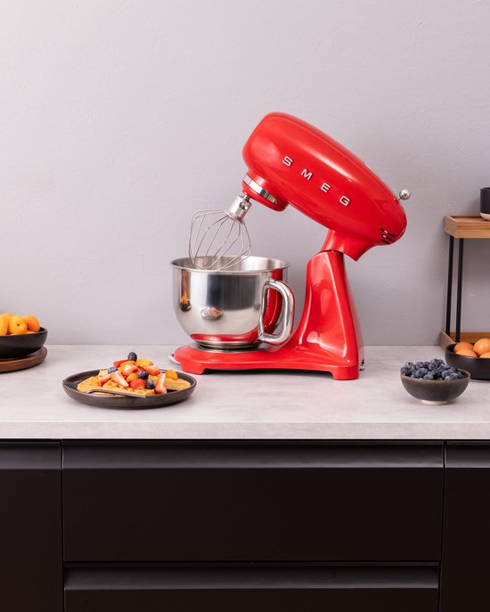 SMEG SMF05RDEU Keukenmachine - Keukenmixer - 1000W - 4,8L RVS Mengkom - 10 Snelheden - Planetaire Mengbeweging - Inclusief 4 Accessoires - '50s Style - Rood van SMEG — afbeelding 5