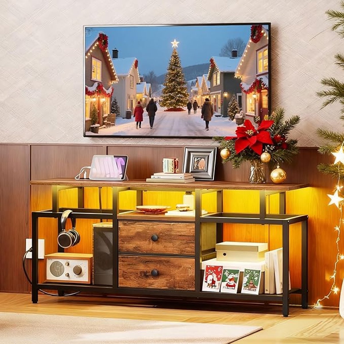 Tv-kast met Laadstation & LED-Verlichting – Tv-meubel voor Tv’s tot 45 inch – Met Laden, Open Planken & USB/Type-C Aansluitingen – Industrieel Rustiek Bruin – Televisiemeubel met Opbergruimte