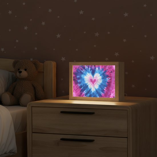 Nachtlampje 20x15 cm - Kinder lamp - Hartvormig - Tie dye - Paars - Tafellamp kinderkamer - Slaapkamer lamp - Bedlamp kinderen - Kinderlampje stopcontact - Wandlamp babykamer - Nachtlampjes van Merkloos — afbeelding 2