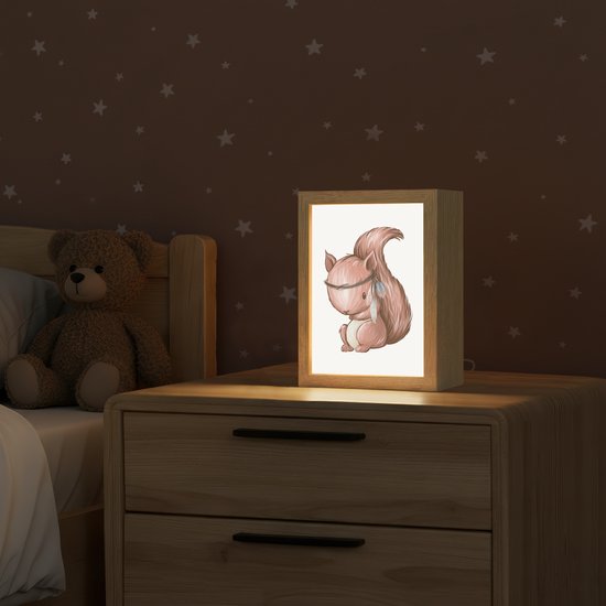 Nachtlampje 15x20 cm - Kinder lampje - Eekhoorn - Dier - Bosdieren - Bruin - Tafellamp kinderkamer - Slaapkamer lamp - Bedlamp kinderen - Kinderlampje stopcontact - Wandlamp babykamer - Nachtlampjes van Merkloos — afbeelding 2
