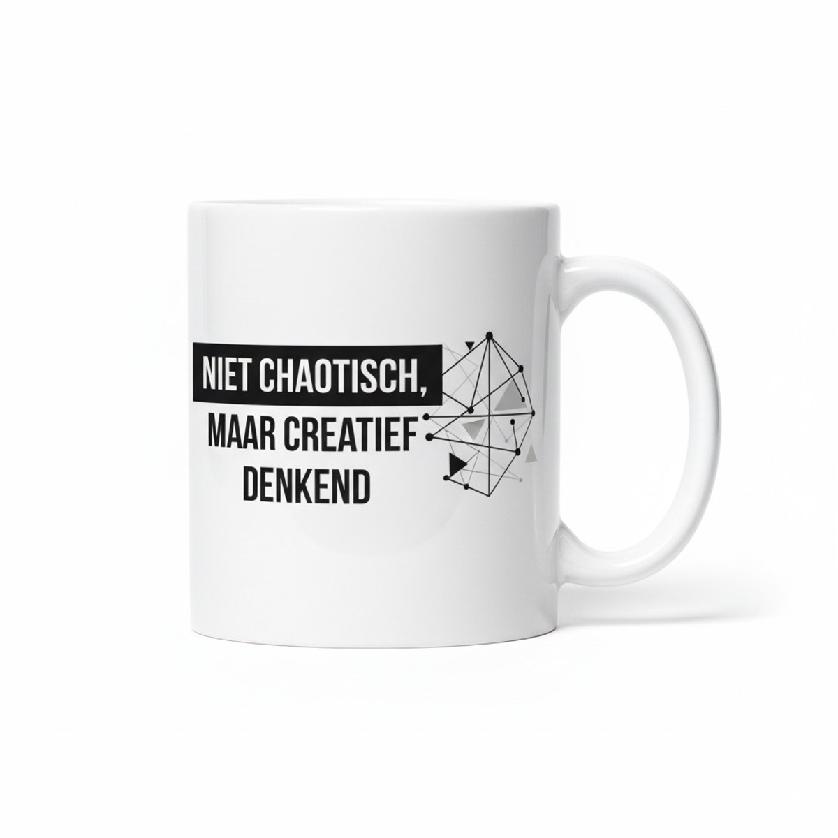 Creatieve Tekst Mok 330 ml – “Niet Chaotisch, Maar Creatief Denkend” Koffie- & Theemok Cadeau