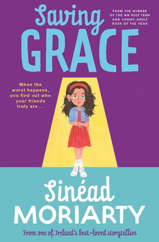 Boekcover met de titel 'Saving Grace' in grote blauwe letters. Een meisje staat in het midden.