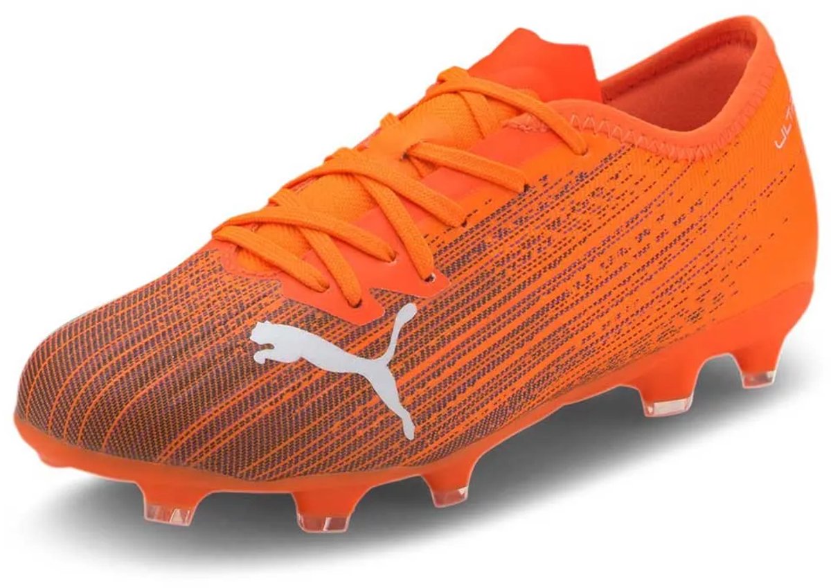 Puma Ultra 2.1 FG/AG voetbalschoenen in oranje en zwart, ontworpen voor snelheid, maat EU 38.