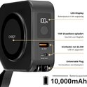 Zwarte Cheroy ChargePack Multi powerbank met 100% batterij-indicator, USB-A/C poorten en verwisselbare wereldadapters.