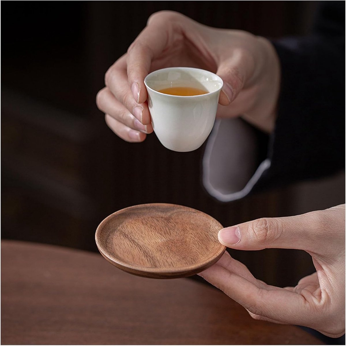 Set onderzetters van walnoothout, multifunctionele houten onderzetters voor op het bureau en ronde eettafel, geschikt voor het plaatsen van drankjes (koffie, thee, melk, enz.) in huis en restaurants. — cadeau in Wonen & Interieur - foto 2